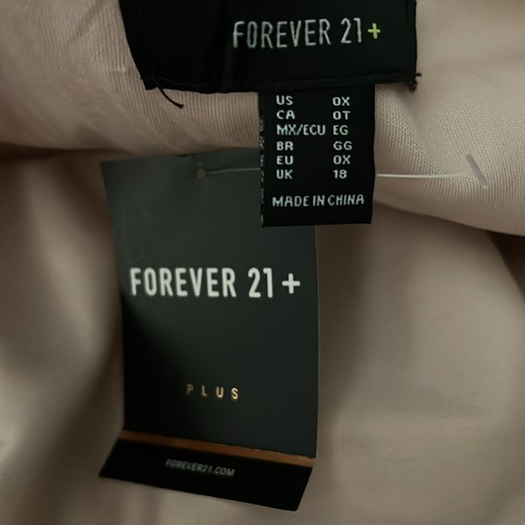 Forever 21+ - Rose Gold Sequin Long Jacket/Cardigan - Size 0X - Picture 6 of 6